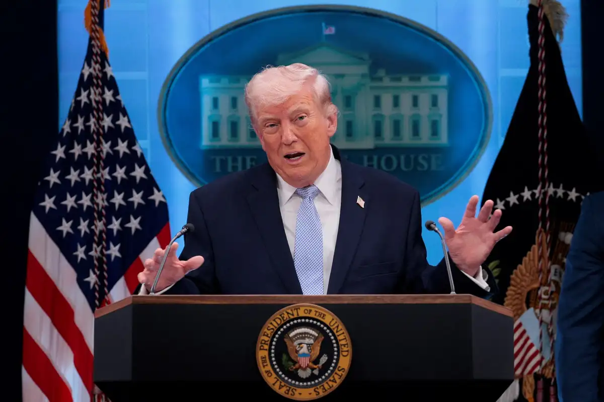 Trump: İran'daki Kazma Dağı'nı yakında vurabiliriz
