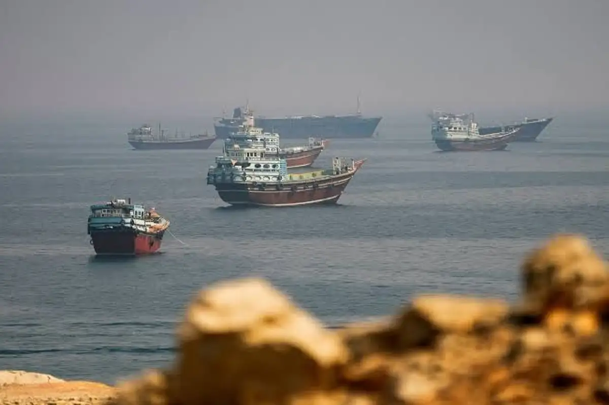 ABD ve İran'dan Hürmüz Boğazı'nda Karşılıklı Saldırılar