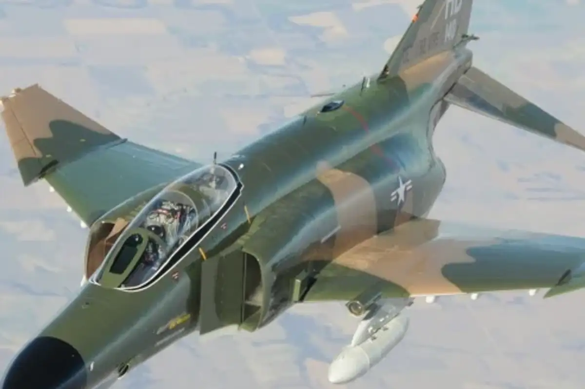Yunanistan'da savaş uçağı düştü: İki pilot öldü