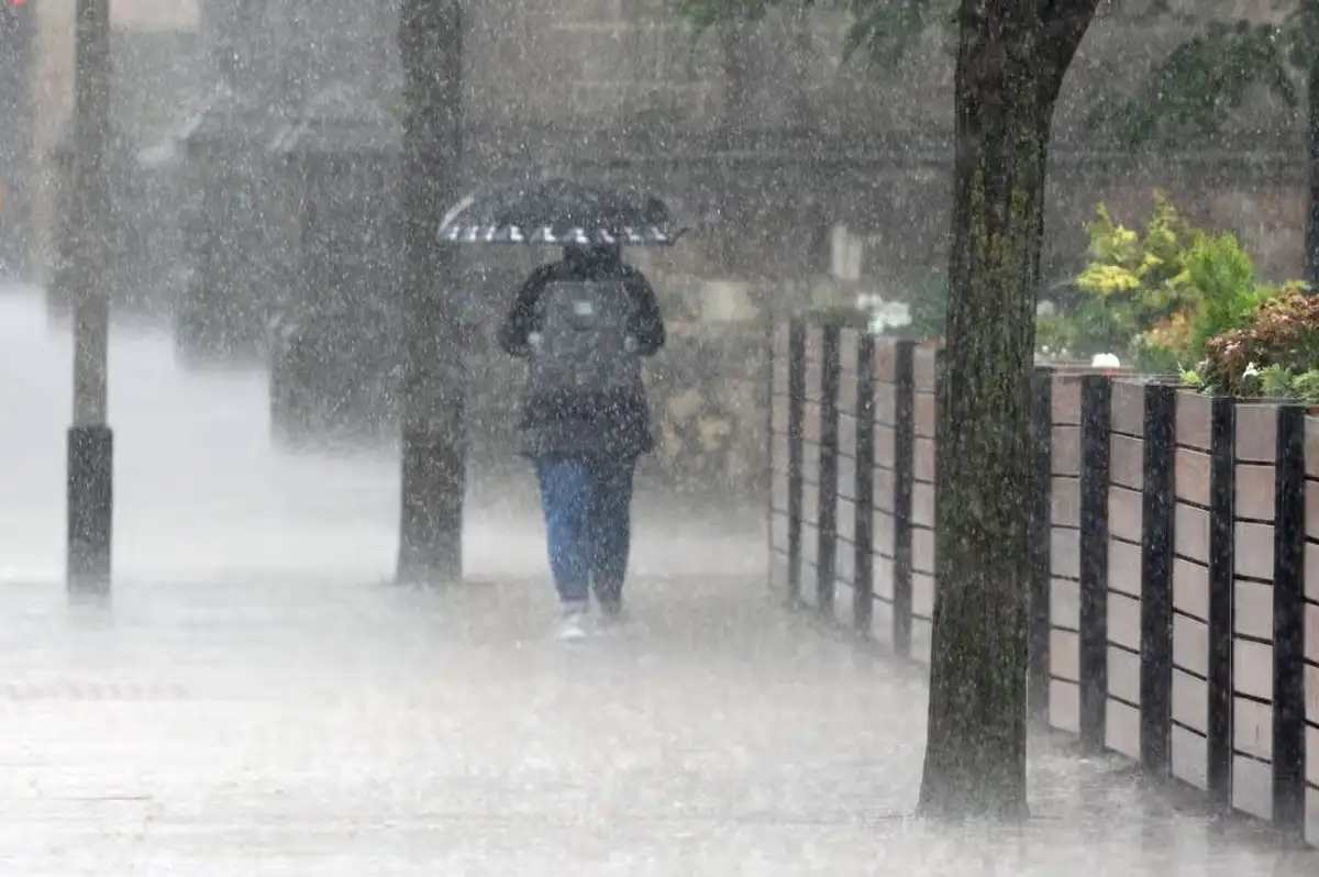 Meteoroloji'den Kritik Uyarı: Önce Fırtına ve Sağanak, Ardından Kavurucu Sıcaklar Geliyor