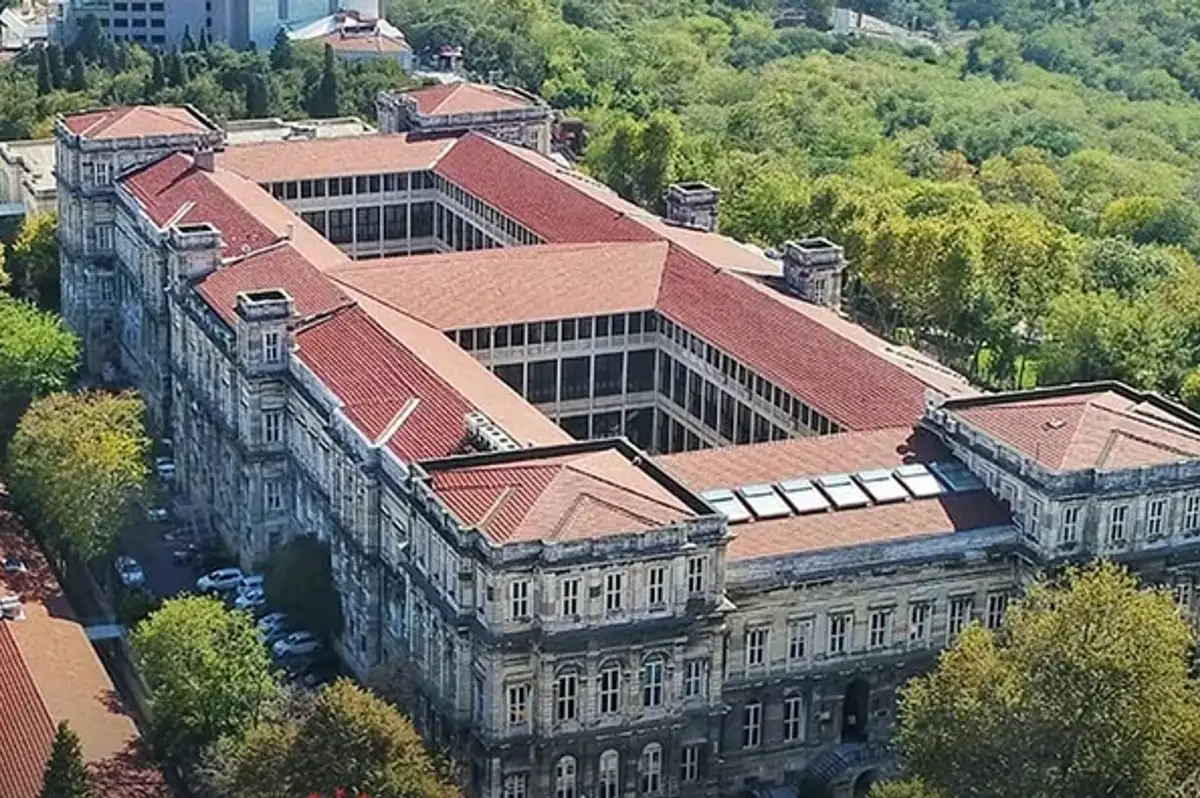 İstanbul Teknik Üniversitesi'ndeki Bir Fast Food Şubesinde Yangın
