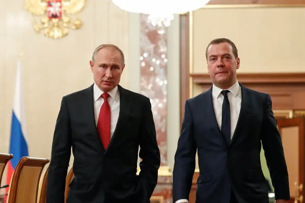 Medvedev: Nükleer destekli saldırı ortak sayılacak