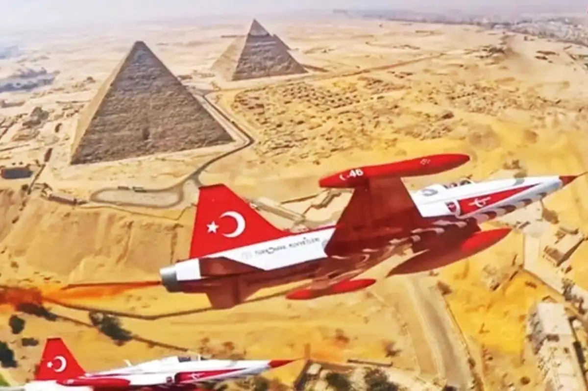 Rum lider Mısır’da Türk Yıldızları’nı izledi