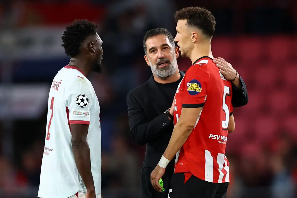 Halil Umut Meler yönetti, Arda Turan'ın Shakhtar'ı PSV ile berabere kaldı