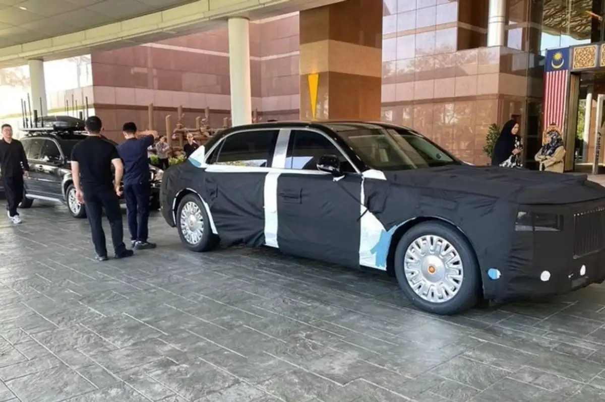 Çin lideri Şi Cinping 3 tonluk aracıyla zirveye katıldı