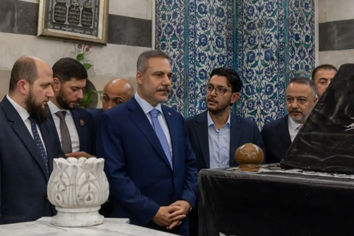 Hakan Fidan Suriye'de Tarihi Mekanları Ziyaret Etti