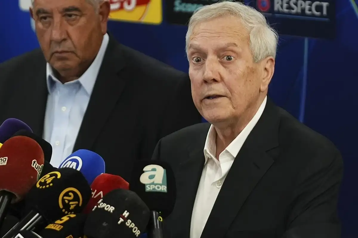 Fenerbahçe'de Kan Kaybı! Tribünlerden "Aziz Yıldırım İstifa" Sesleri Yükseldi