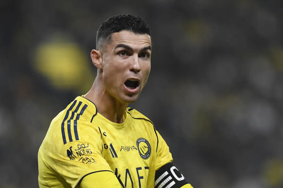 Cristiano Ronaldo, formasını giydiği Al Nassr'ı satın alıyor