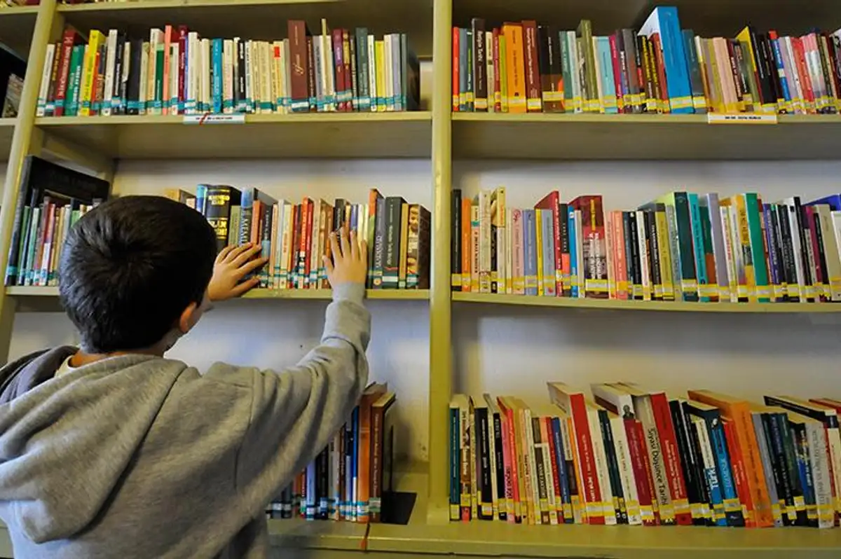 Kitap okuyanlara para ödülü: Singapur ekran bağımlılığına karşı kampanya