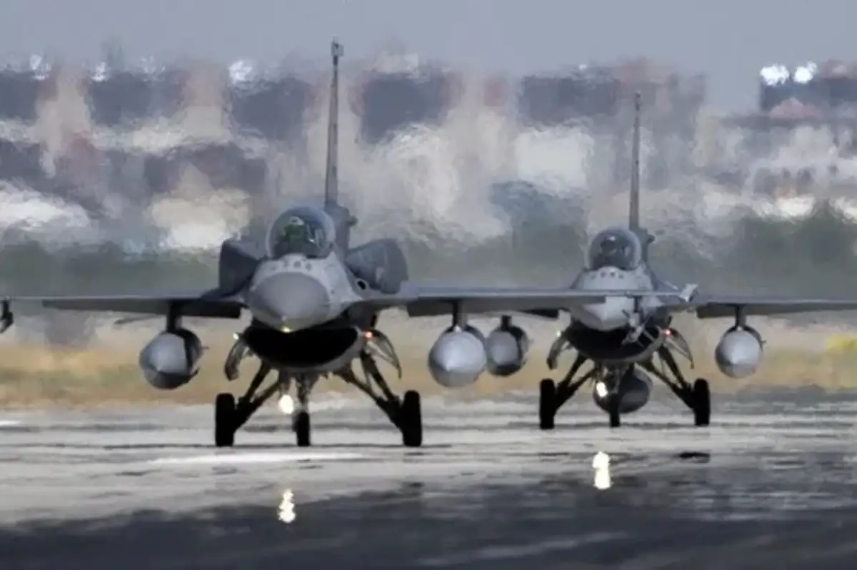 Michigan'da ABD ordusuna ait F-16 savaş uçağı düştü