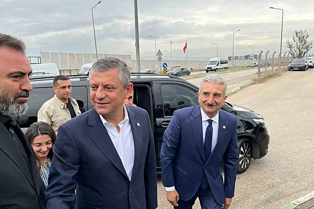 Özgür Özel, Tutuklu Başkan Bozbey'i Cezaevinde Ziyaret Etti