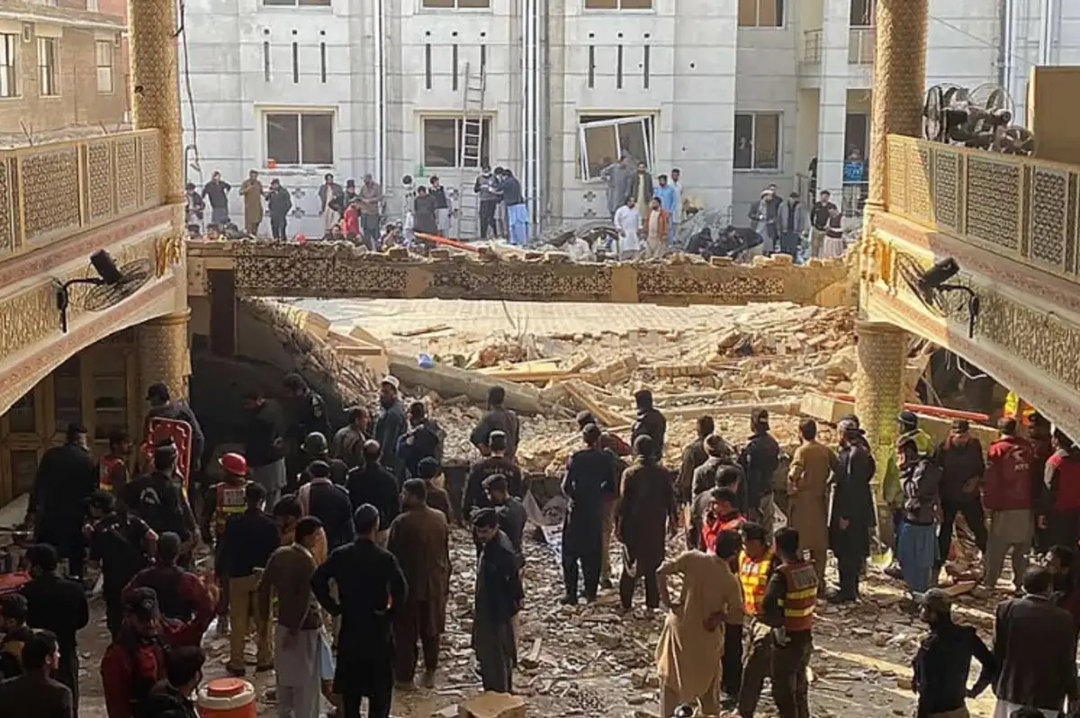 Pakistan'da Camiye Bombalı Saldırı! 7 Ölü, 30'dan Fazla Yaralı