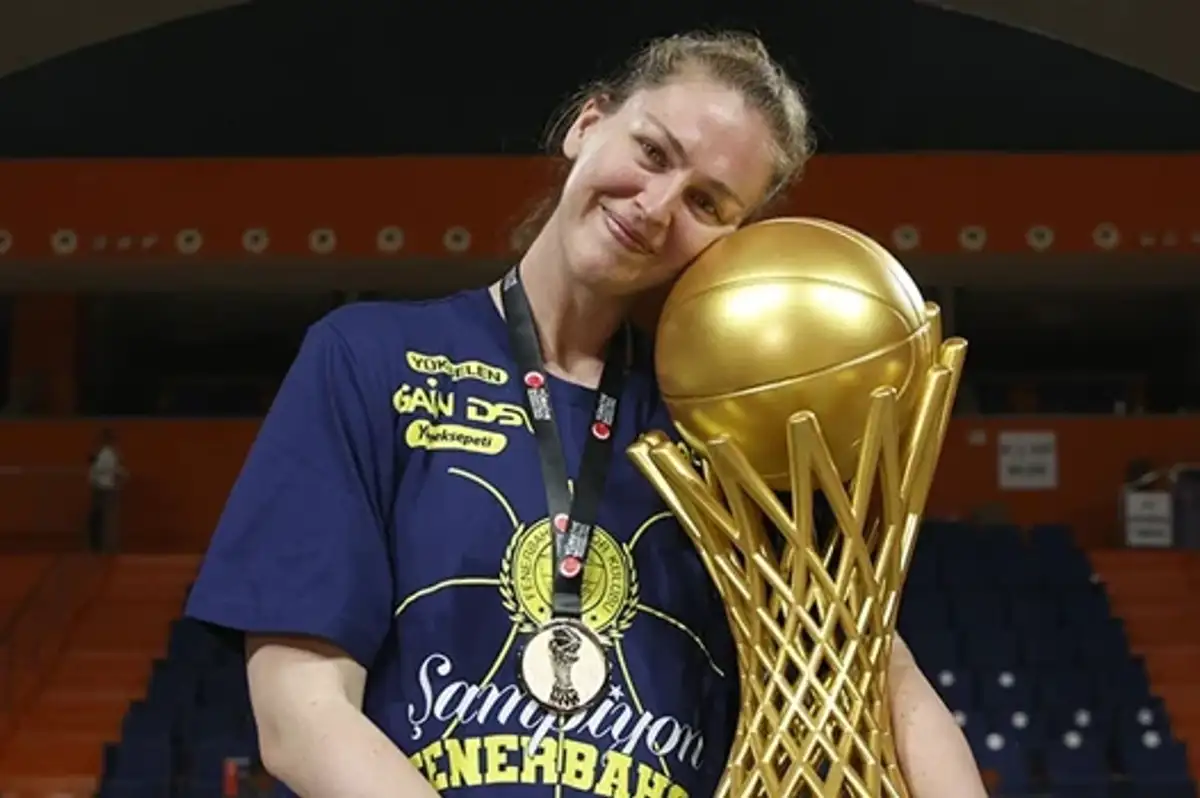 Fenerbahçe Kadın Basketbol Takımı Meesseman ile sözleşme uzattı