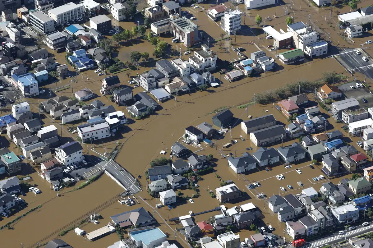 Japonya Dujuan Tayfunu'ndan etkilendi: 4 ölü, 22 yaralı