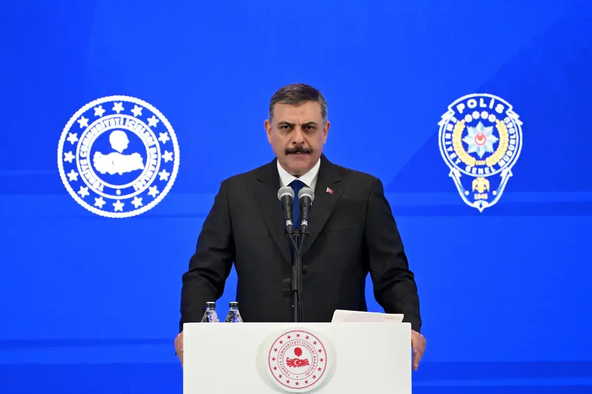 Bakan Çiftçi'den emniyet müdürlerine 10 talimat: "Tehlike okul kapısına gelmeden tedbir alacağız"