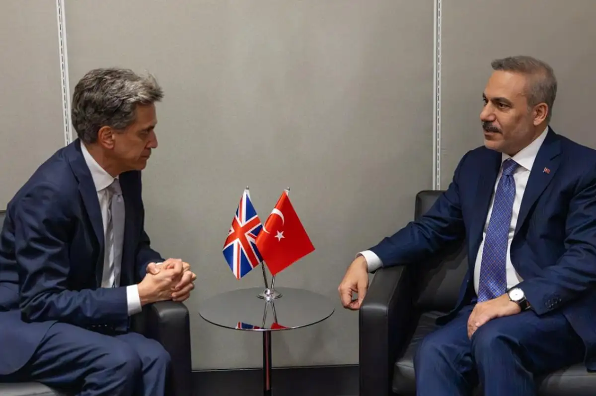 Hakan Fidan New York'ta İngiltere Dışişleri Bakanı ile Buluştu