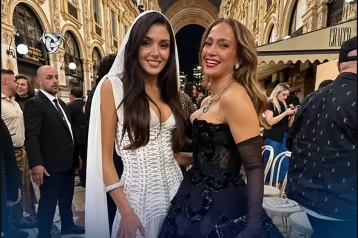 Hande Erçel, Jennifer Lopez'le Poz Verdi: O Kareye Yorum Yağdı! "J.Lo'dan Daha Güzelsin"