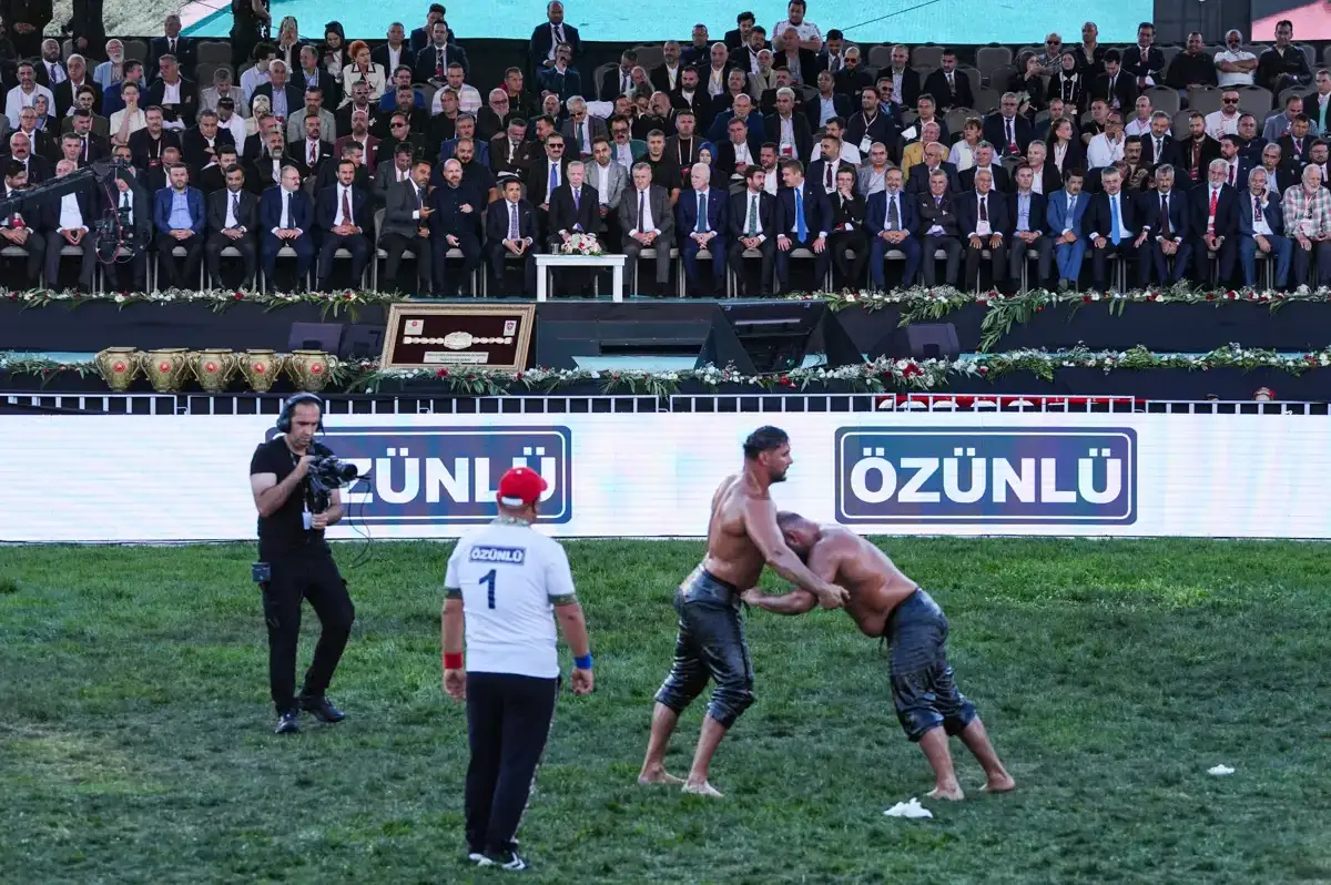 Orhan Okulu Yağlı Güreş Cumhurbaşkanlığı Kupası'nı kazandı