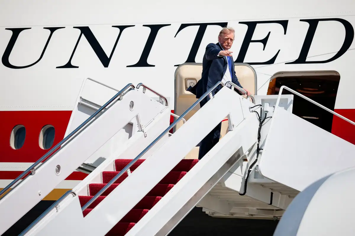 Trump muhabirleri Air Force One yolculuğundan çıkardı