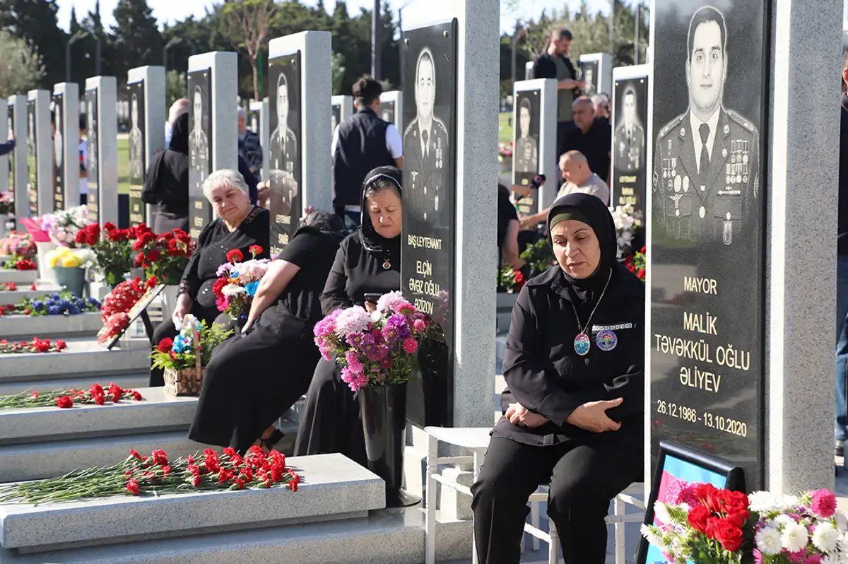 Azerbaycan'da 2. Karabağ Savaşı'nın 6. yılında şehitler anıldı