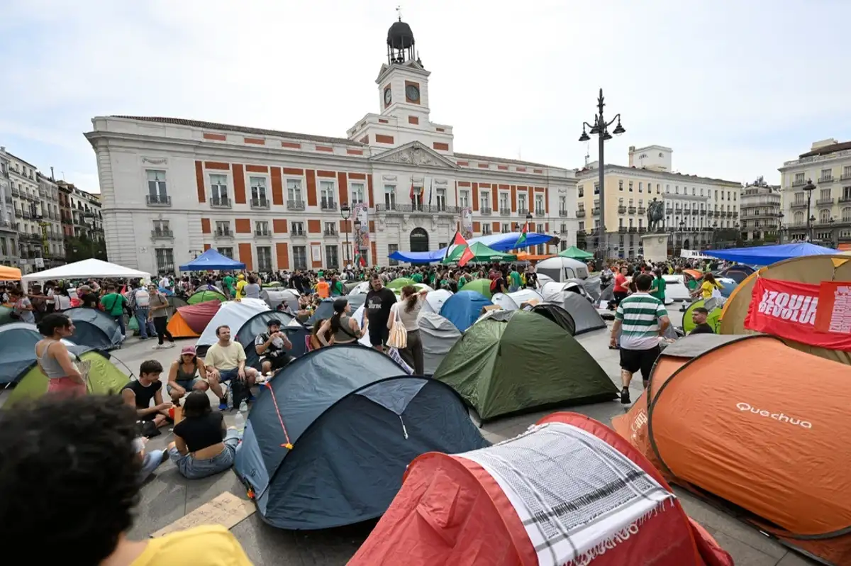 Konut krizi İspanya'yı sokağa döktü: Madrid'de çadırlı protesto