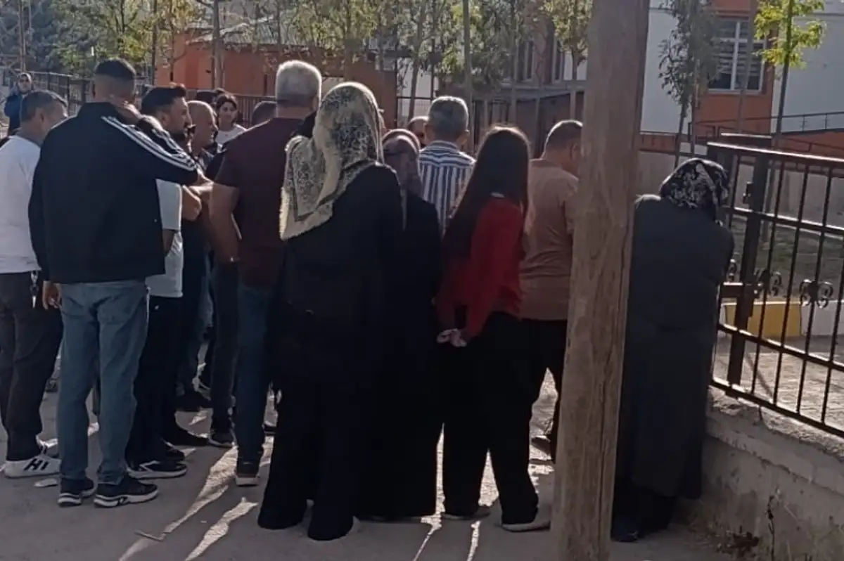 Van Tuşba'da Bir Öğrenci Okula Tüfekle Geldi! Eğitime Ara Verildi