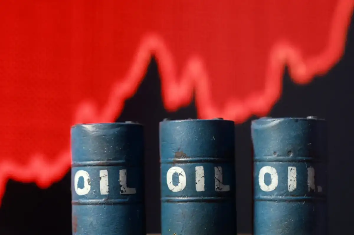 Petrolde soluksuz yükseliş! Piyasaya yeniden arz endişesi hakim oldu
