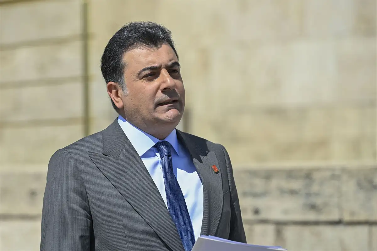 YENİ Parti Sözcüsü Zeynel Emre'den Fon Soruşturmasına Dair Çarpıcı Açıklamalar