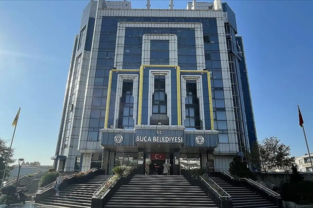 Buca Belediyesi'nde İcra Şoku! 150 Milyon Liralık Borç Yüzünden Başkanlık Makamına Haciz Geldi