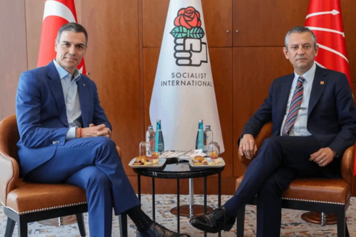 Sosyalist Enternasyonal YENİ Parti'yi Kabul Etti, CHP Üyeliğini Dondurdu