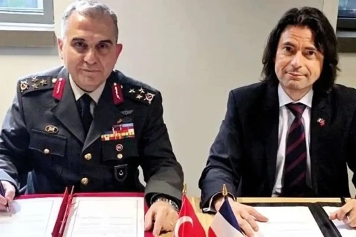 Türkiye ve Fransa arasında askeri işbirliği anlaşması imzalandı