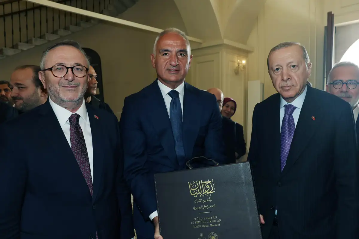Bakan Ersoy, Bursevî’nin 300 yıllık mirasını Erdoğan’a takdim etti