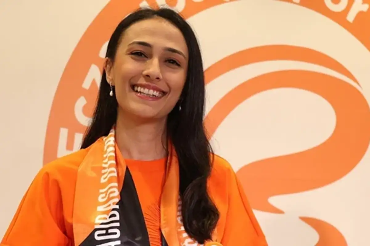Simge Aköz: Eczacıbaşı 5 kupada şampiyonluğa talip