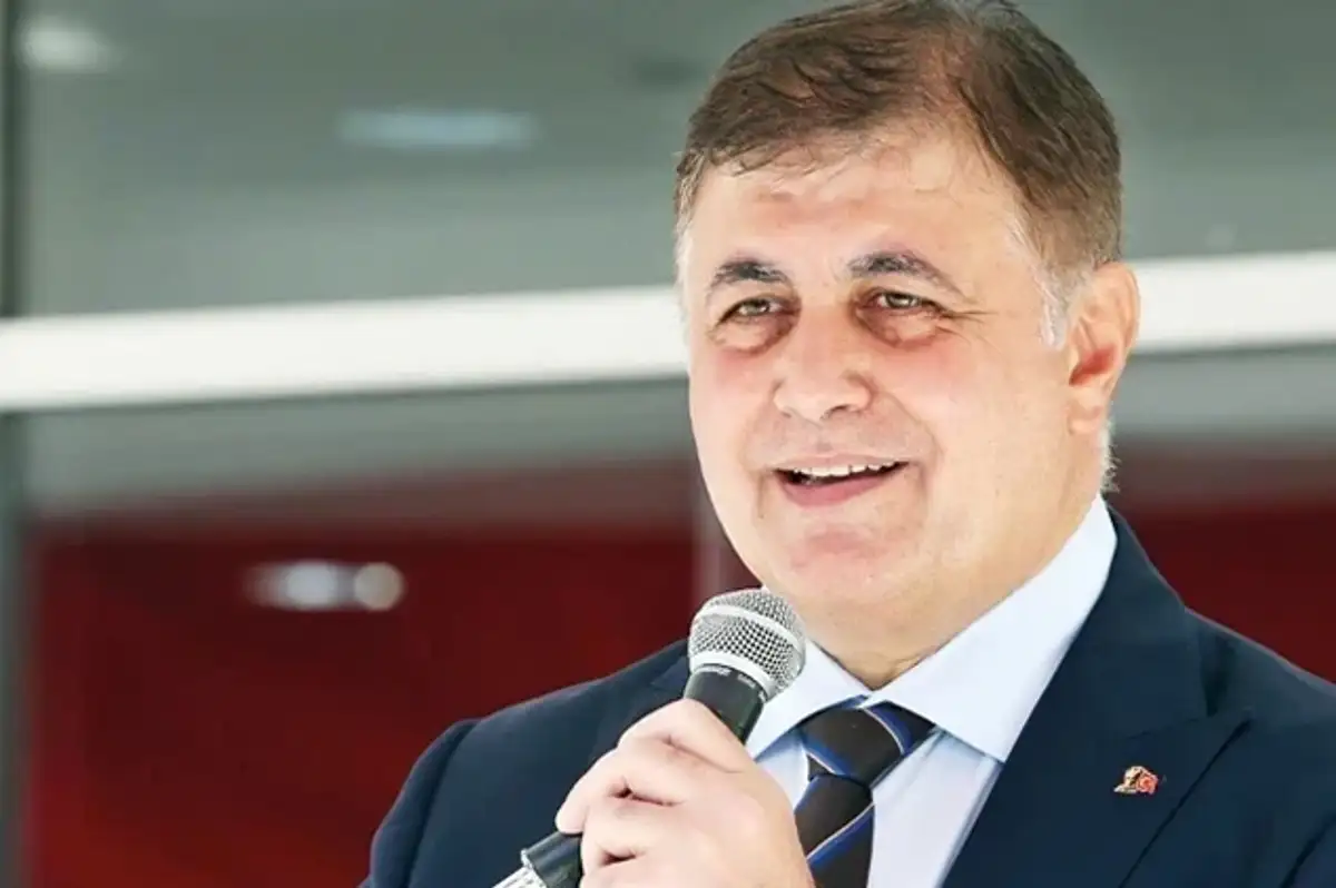 İzmir Belediyesi'nde Değişim: Cemil Tugay AK Parti'ye Katılıyor! Cemil Tugay Kimdir?