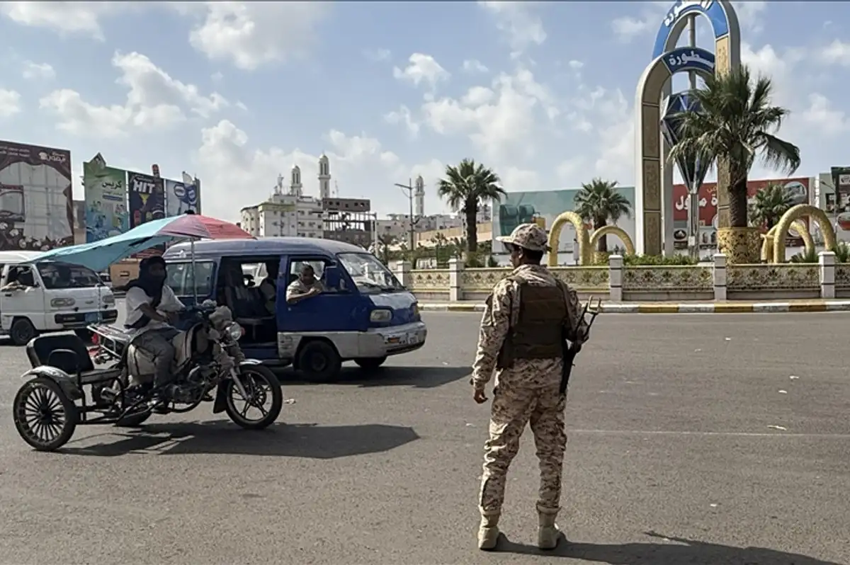 Yemen'de Husiler Aden Uluslararası Havalimanı'nı hedef aldı