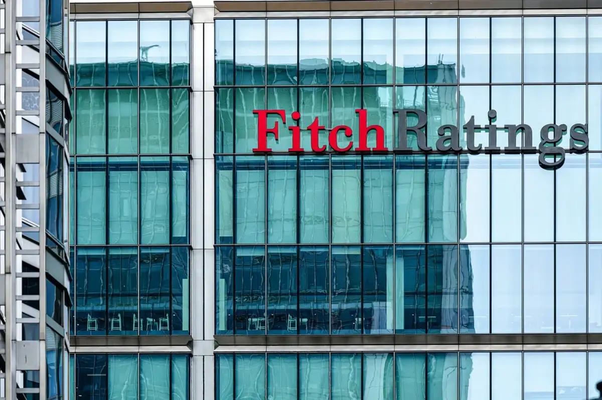 Fitch'ten Fransa uyarısı: 43 milyar euroluk plan onaylanmazsa