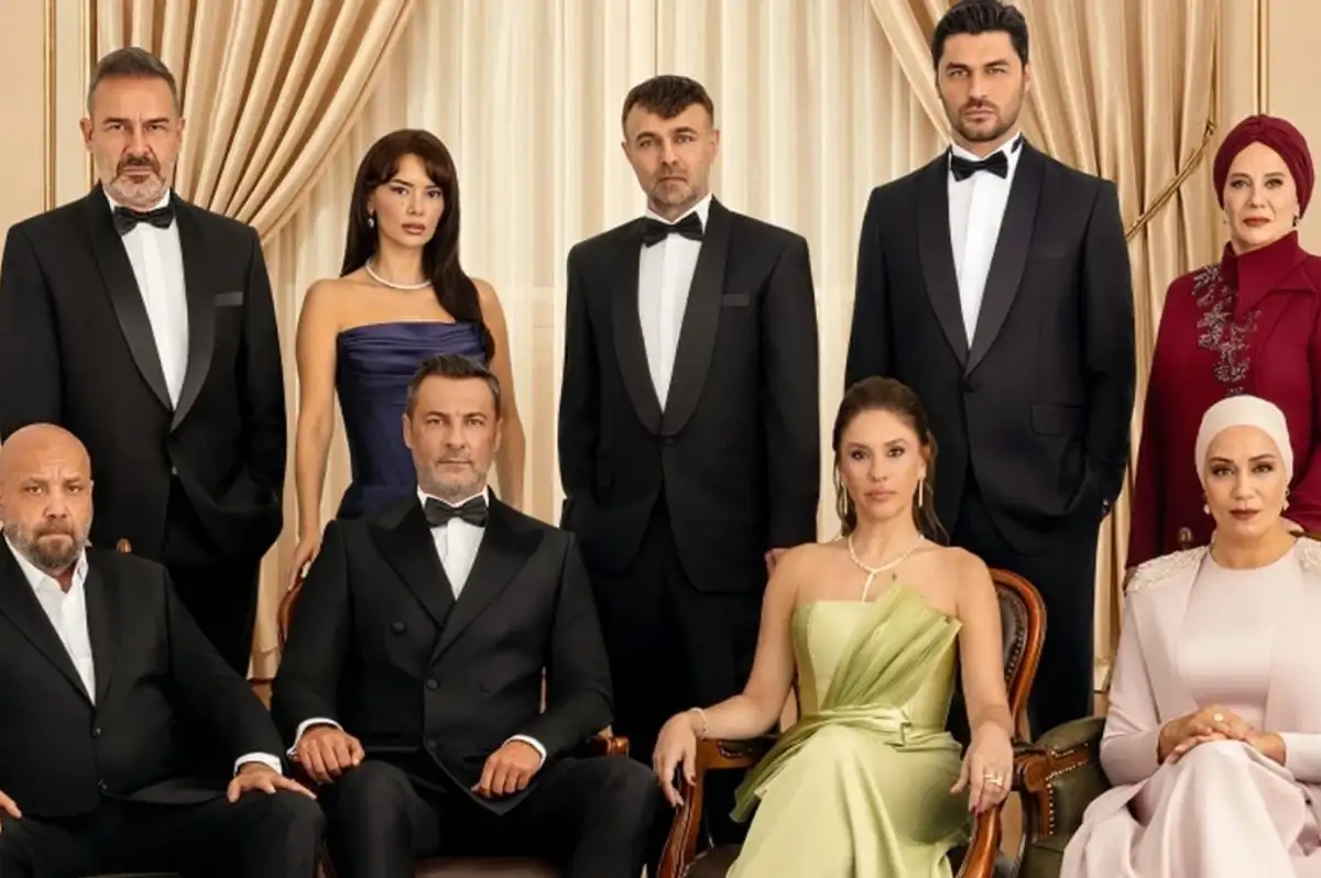 Kızılcık Şerbeti Senaristleri Melis Civelek ve Zeynep Gür Ekipten Ayrıldı