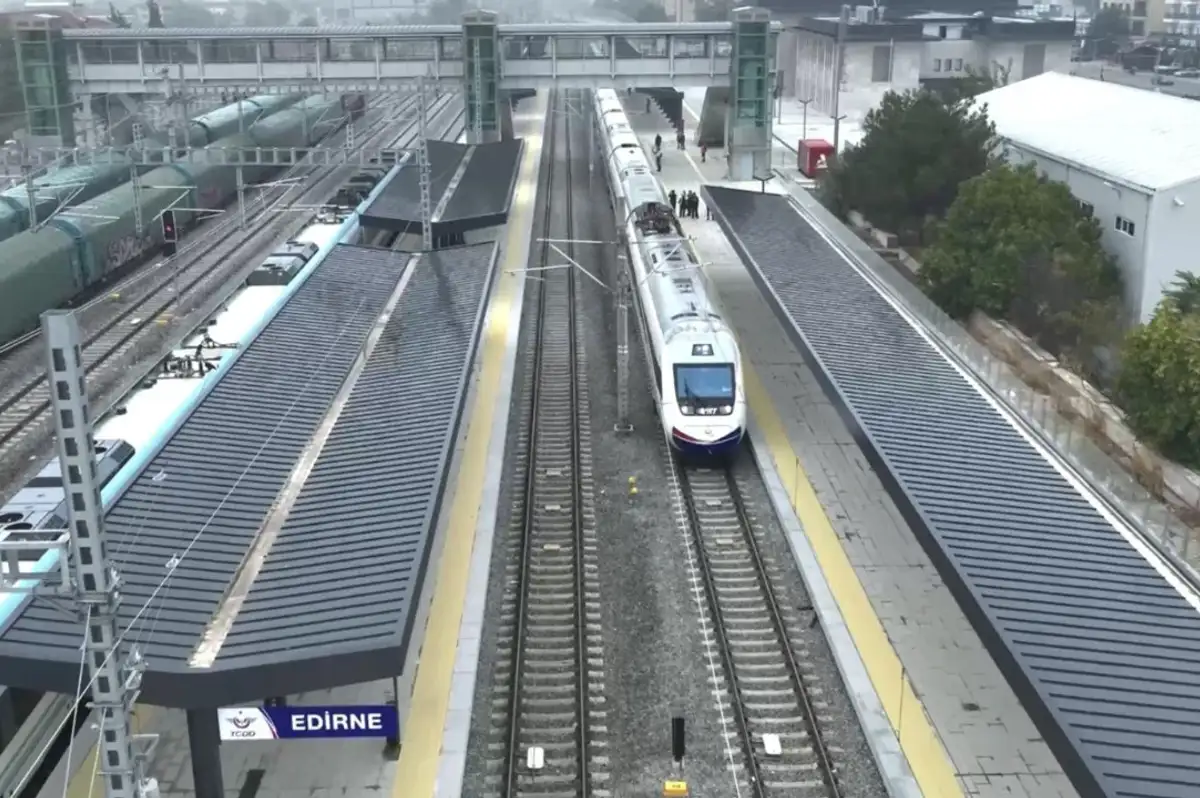 Yeni hızlı tren seferleri başladı! Süre 54 dakikaya düştü