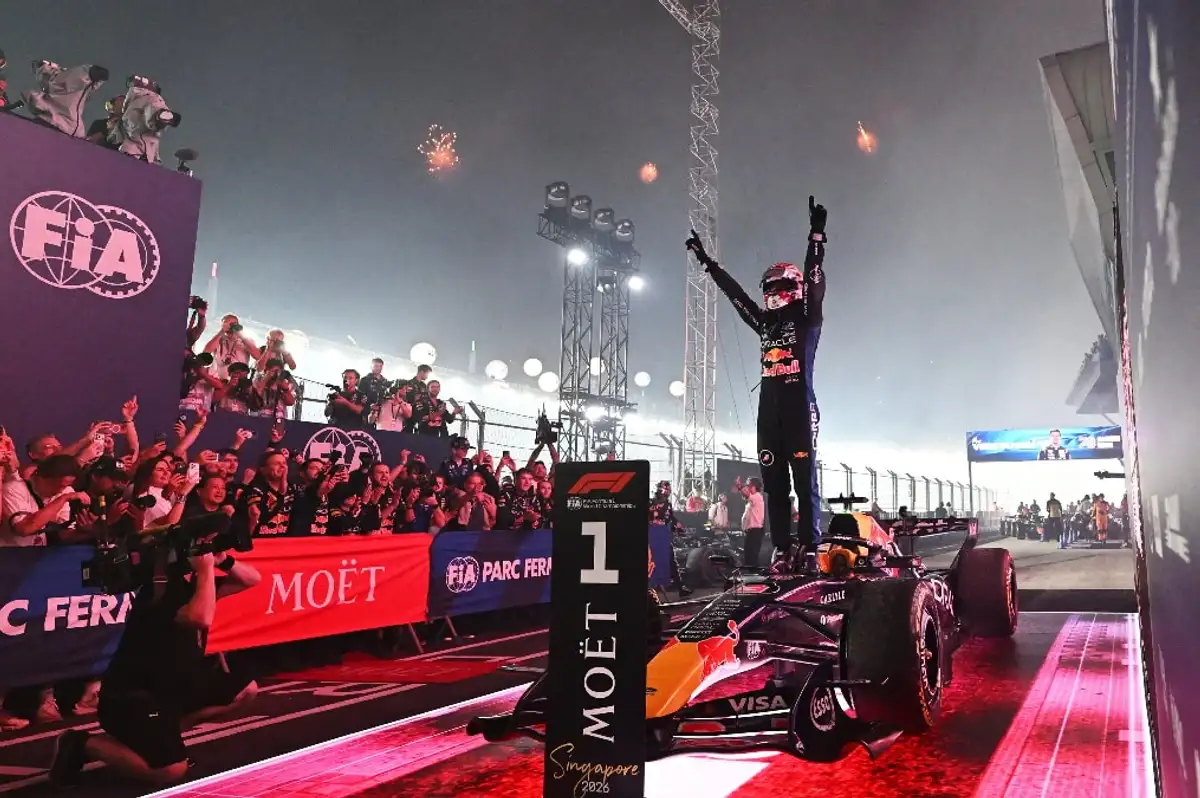 Max Verstappen Singapur Formula 1 Grand Prix'sini Kazandı