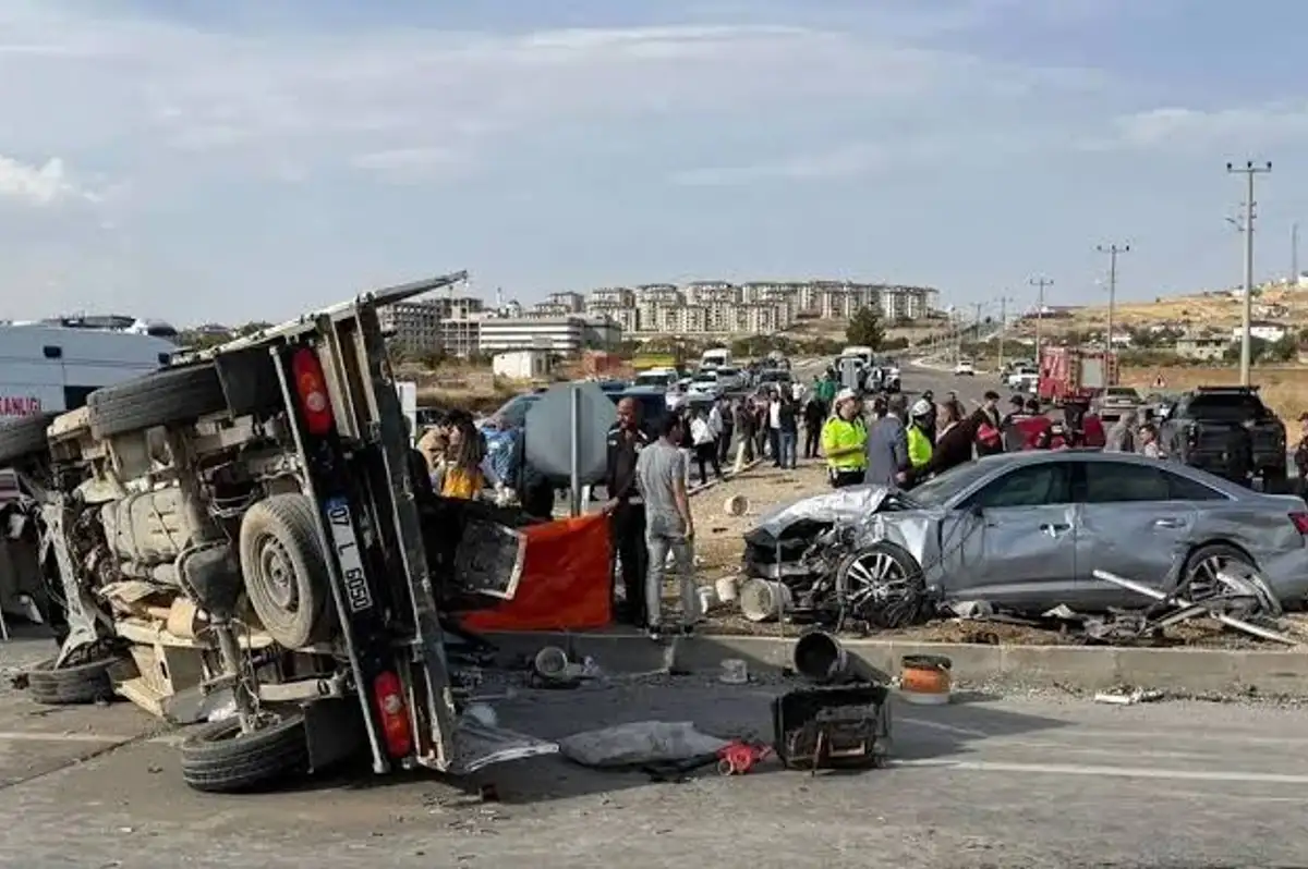 MHP'li Milletvekili Konvoyunda Trafik Kazası: 1 Kişi Hayatını Kaybetti