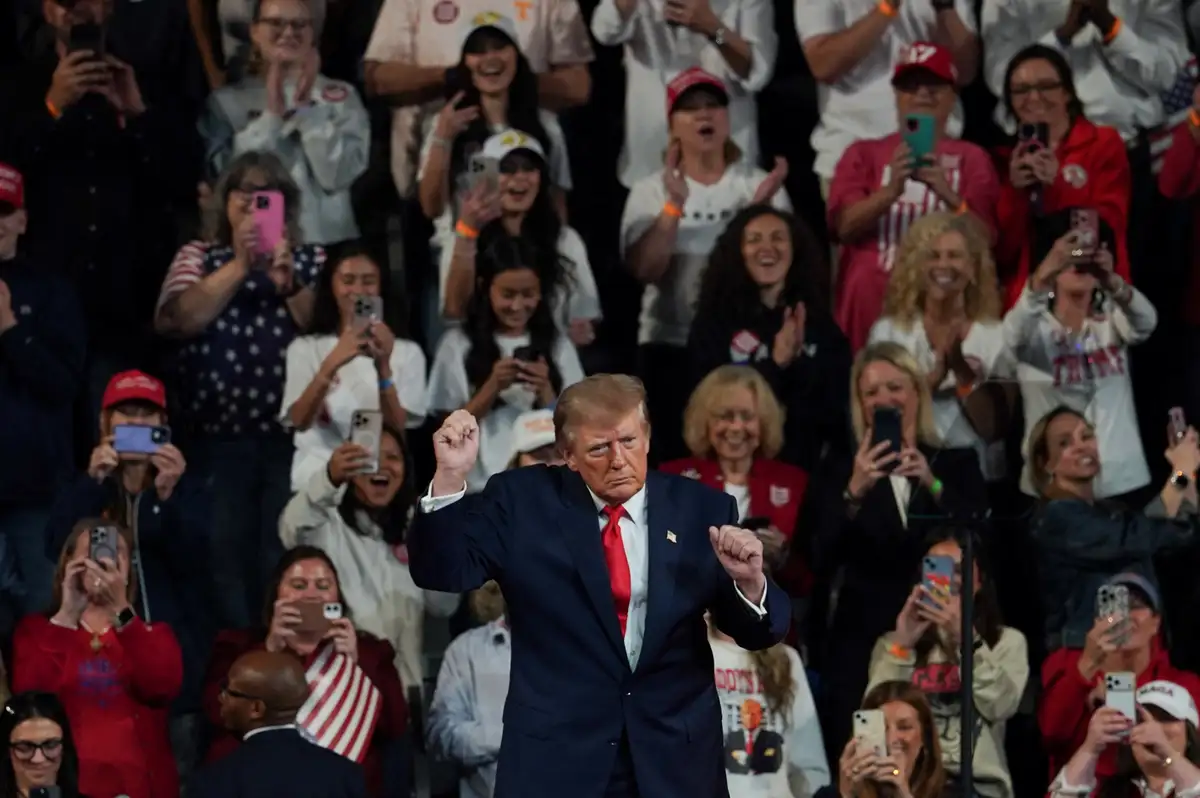 Trump: Atlantik veya Pasifik'e 'Trump Okyanusu' ismi verebilirim