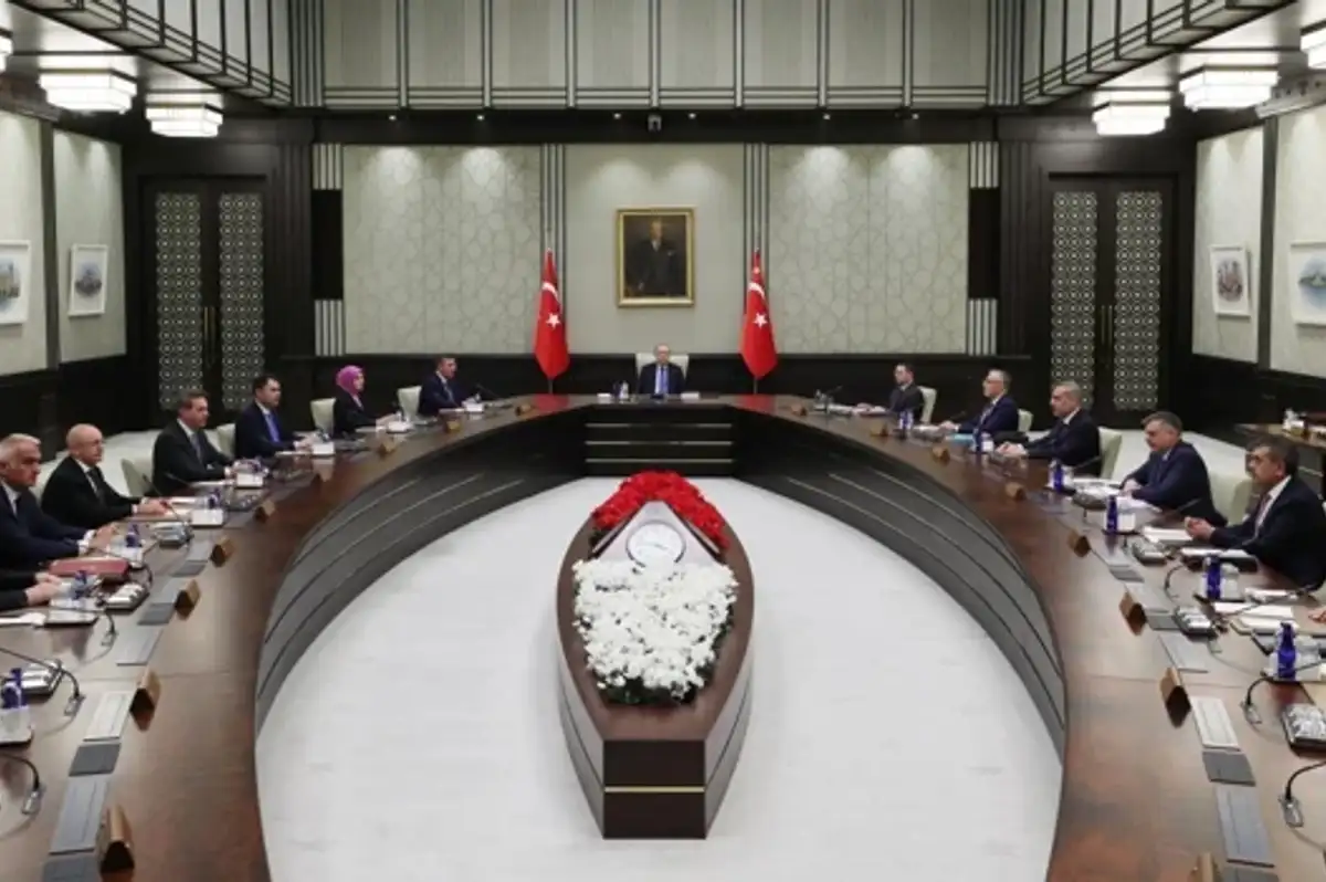 Kabine bugün sıcak başlıklarla toplanıyor