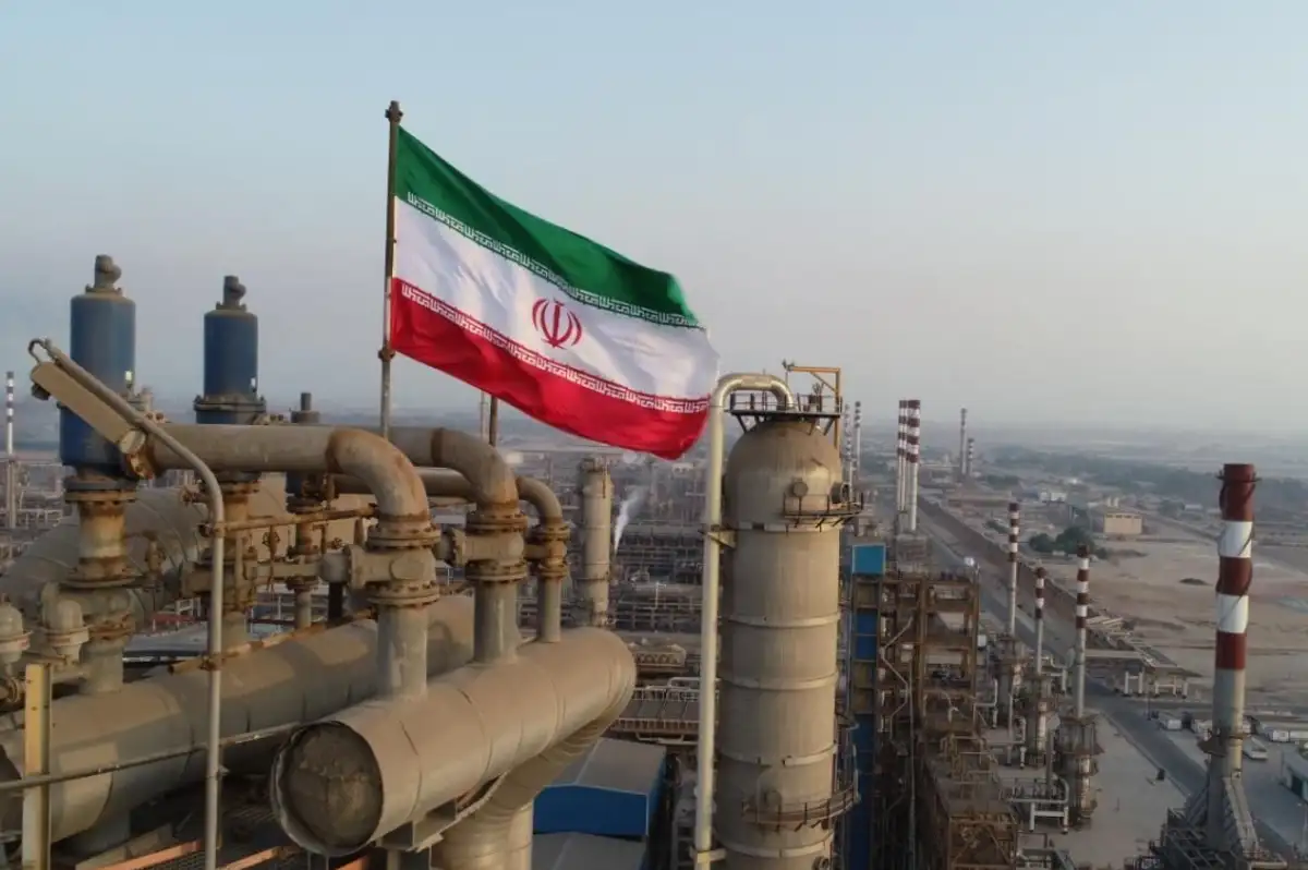 ABD Yaptırımlarına Rağmen İran'da Petrol İhracatı Devam Ediyor