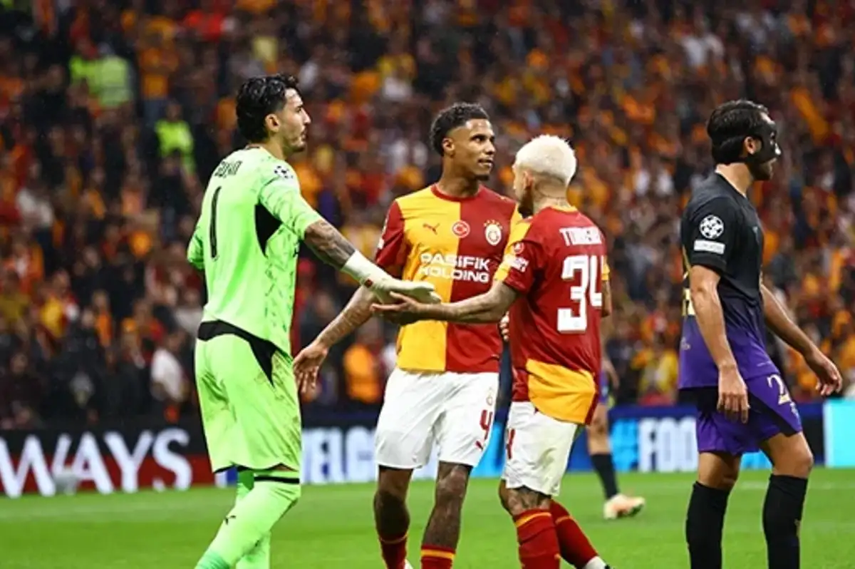 Galatasaray Barcelona maçında Lucas Torreira sakatlandı