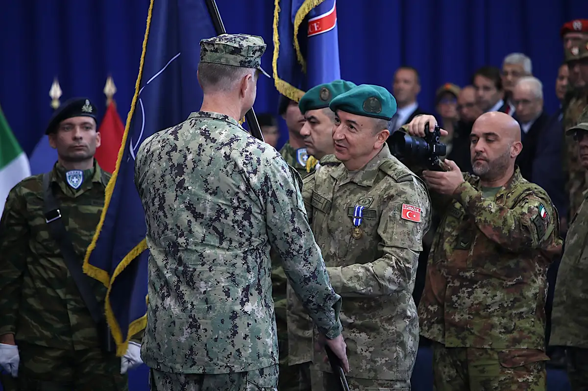 Türkiye, NATO KFOR komutasını İtalya'ya devretti