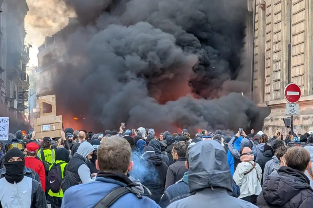 Fransa'da protestolar yayılıyor, 160'tan fazla gözaltı