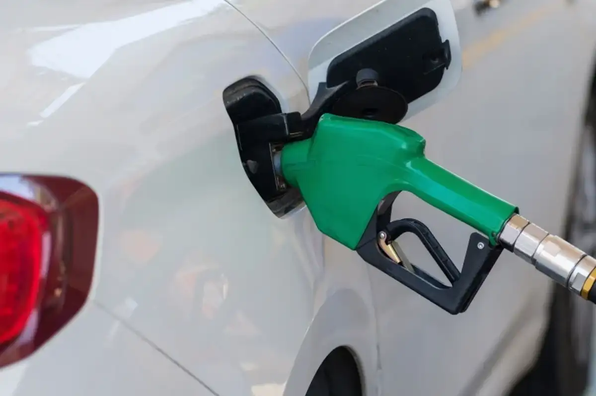 Piyasalarda benzine 4 lira 30 kuruş indirim bekleniyor