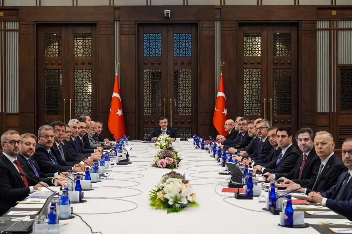 EKK toplantısı başladı: Masada 3 kritik başlık var