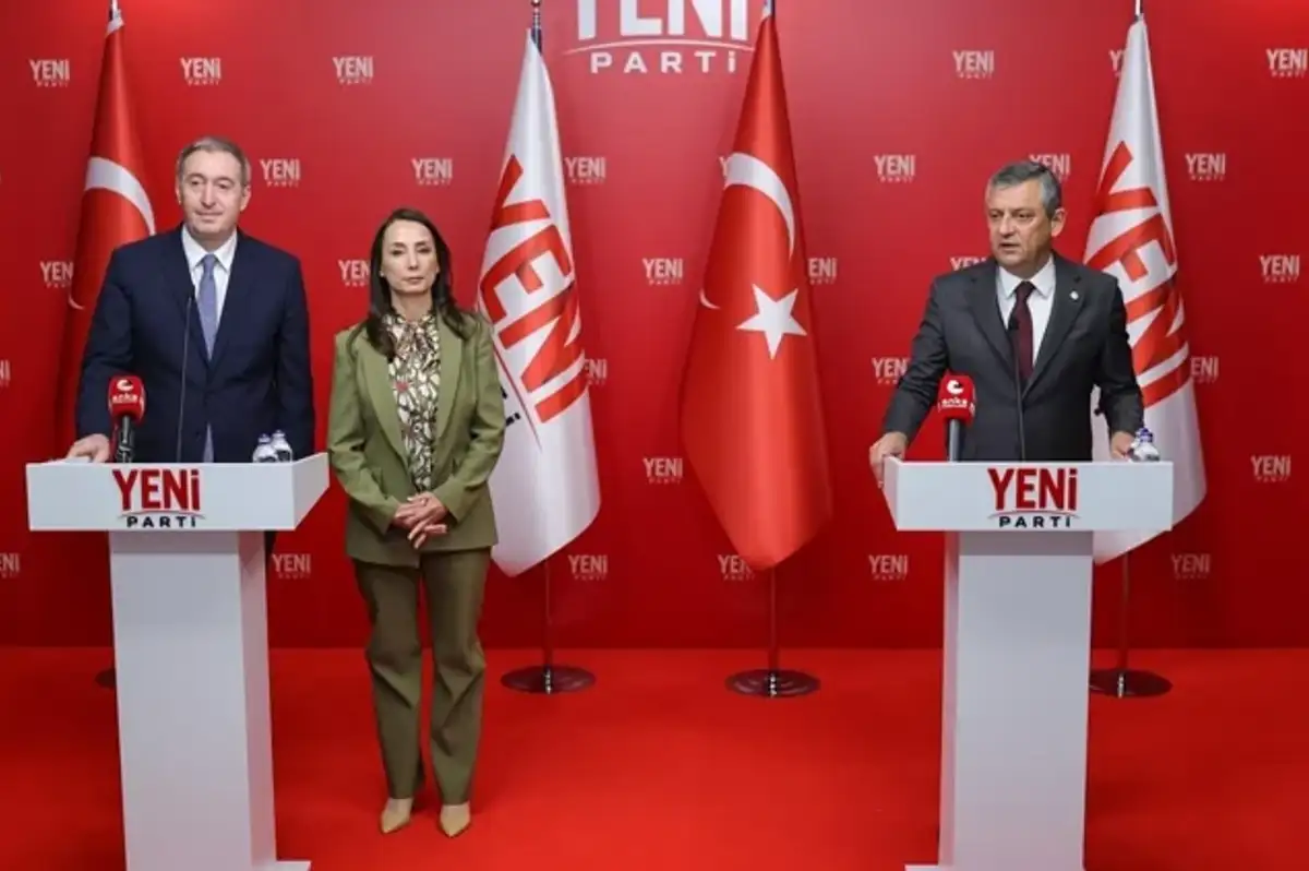 Siyasette Erken Seçim ve "Terörsüz Türkiye" Mesaisi: Özgür Özel ile DEM Parti Heyeti Bir Araya Geldi