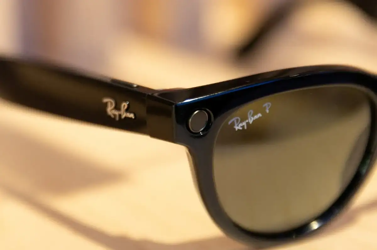 Ray-Ban üreticisi EssilorLuxottica akıllı gözlükleriyle mercek altında